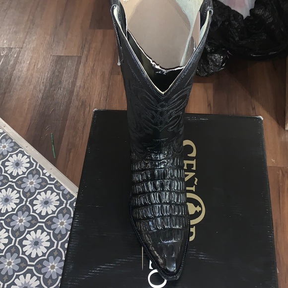 All black real leather cowboy boot with caiman print. - Picture 2 of 6